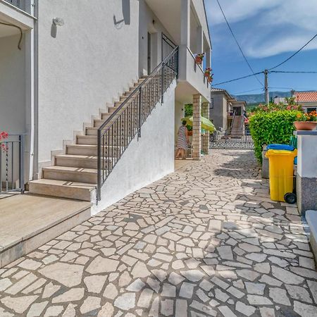 Nice Apartment In Jadranovo With Wifi Exteriör bild