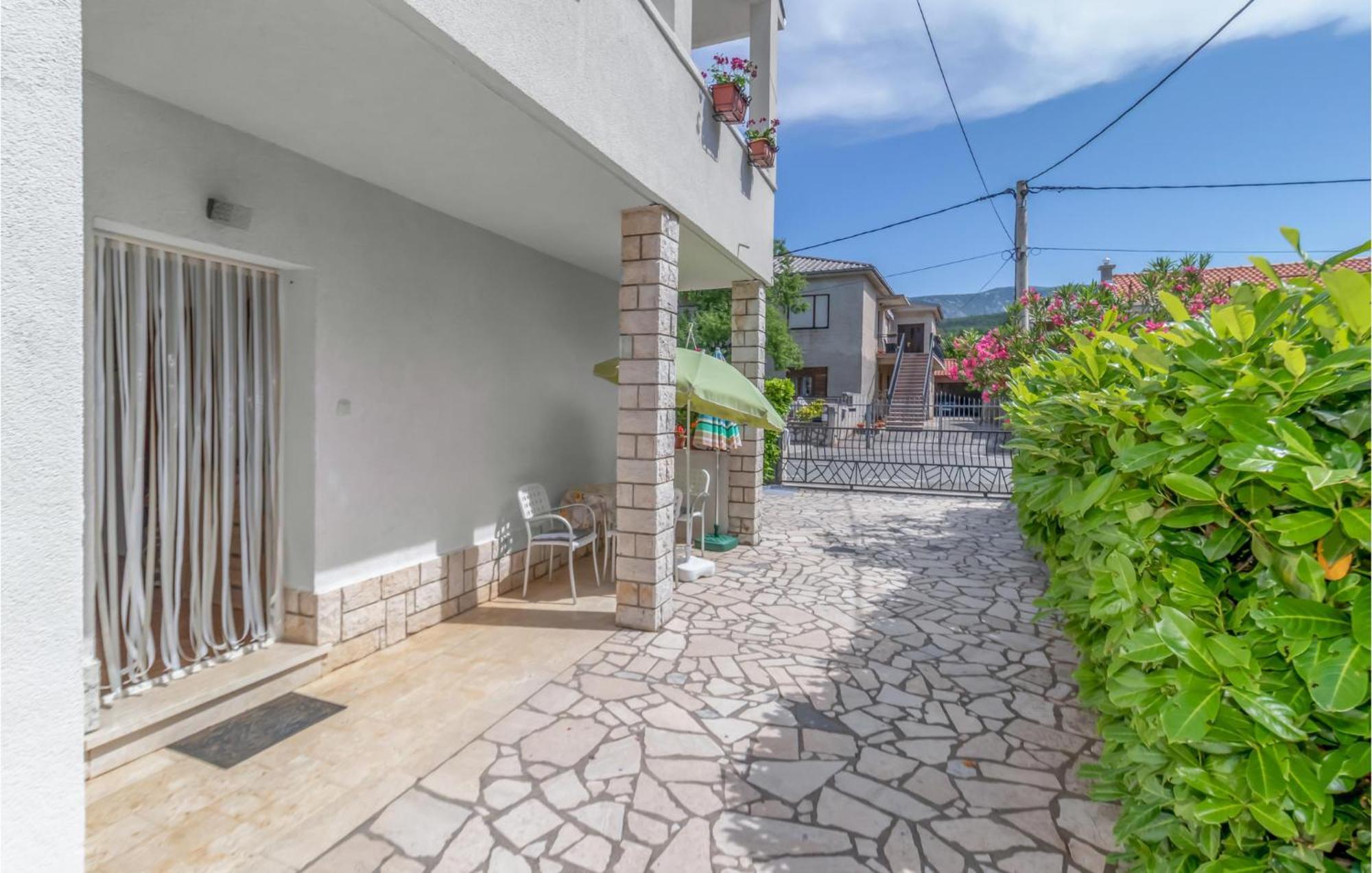 Nice Apartment In Jadranovo With Wifi Exteriör bild