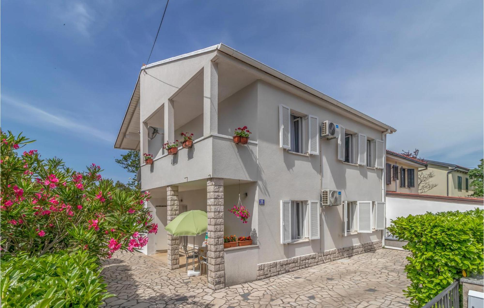 Nice Apartment In Jadranovo With Wifi Exteriör bild