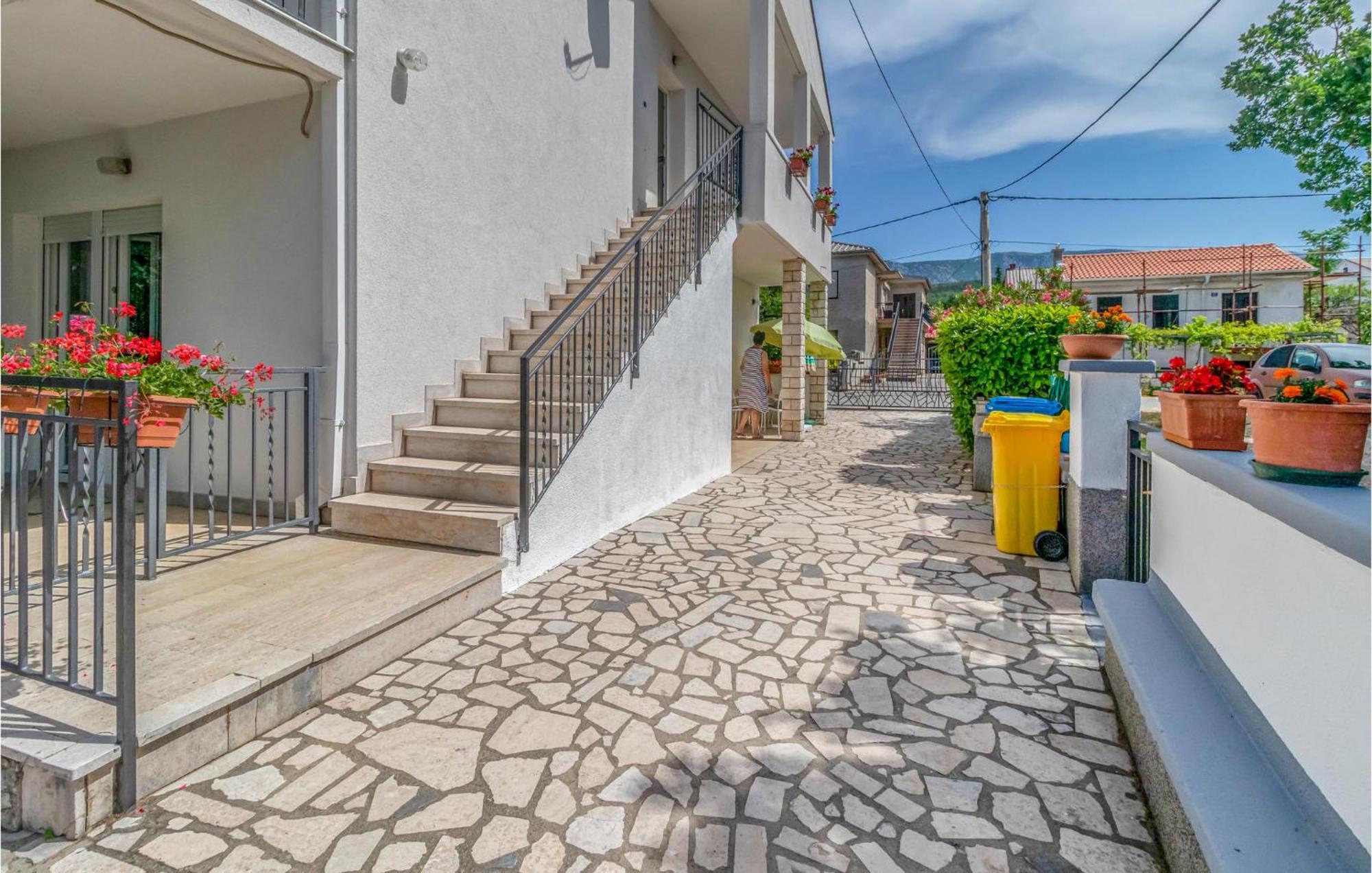 Nice Apartment In Jadranovo With Wifi Exteriör bild
