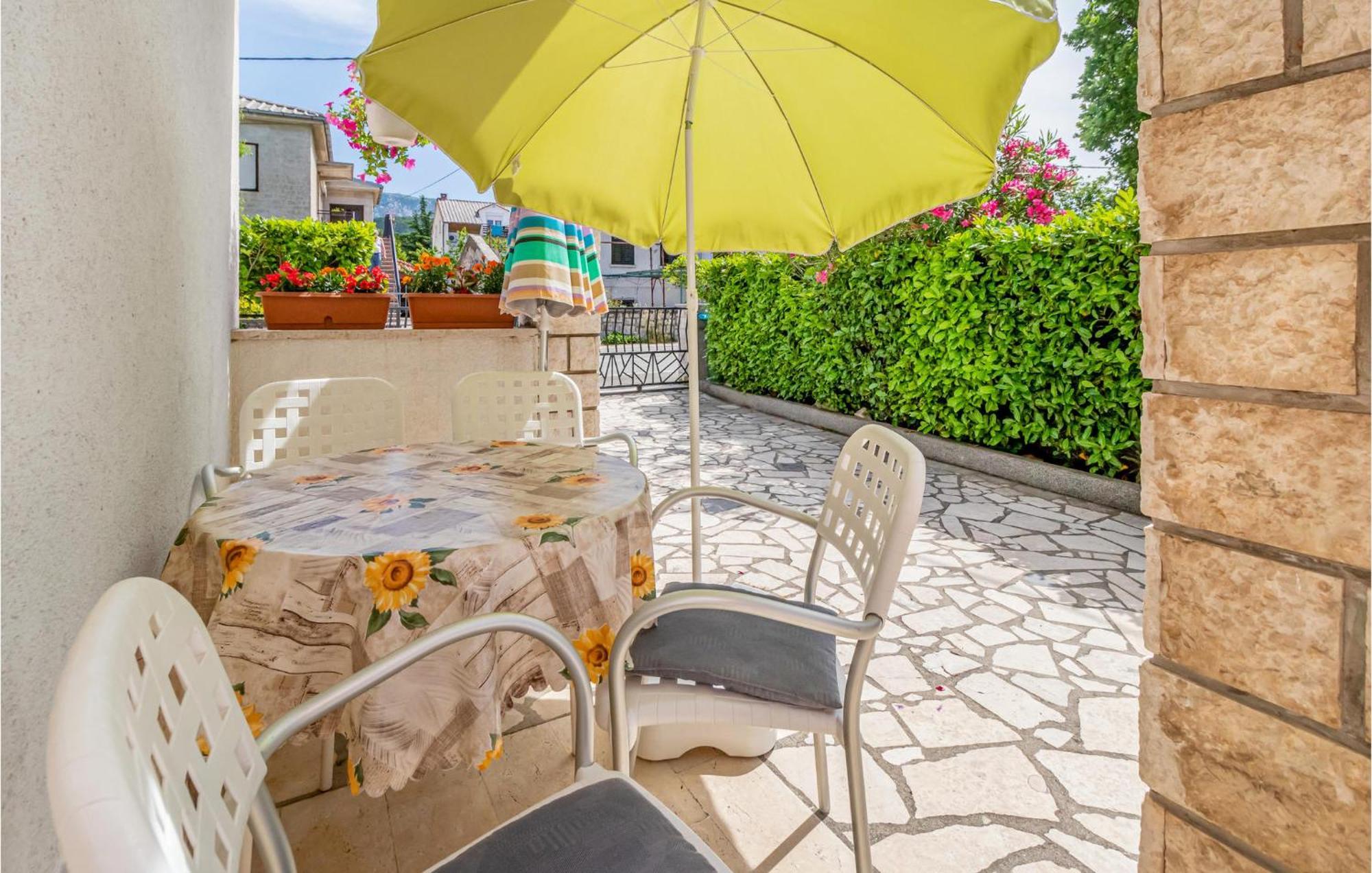 Nice Apartment In Jadranovo With Wifi Exteriör bild