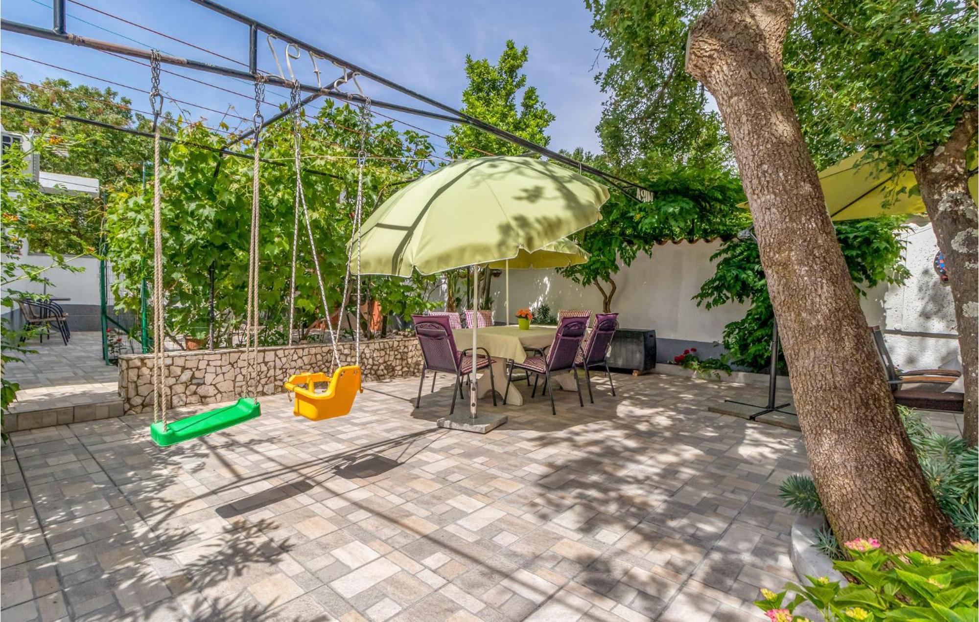 Nice Apartment In Jadranovo With Wifi Exteriör bild